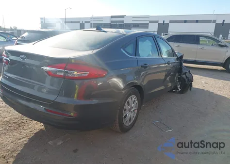 2020 Ford Fusion S z USA, uszkodzony, nr VIN 3FA6P0G74LR250828